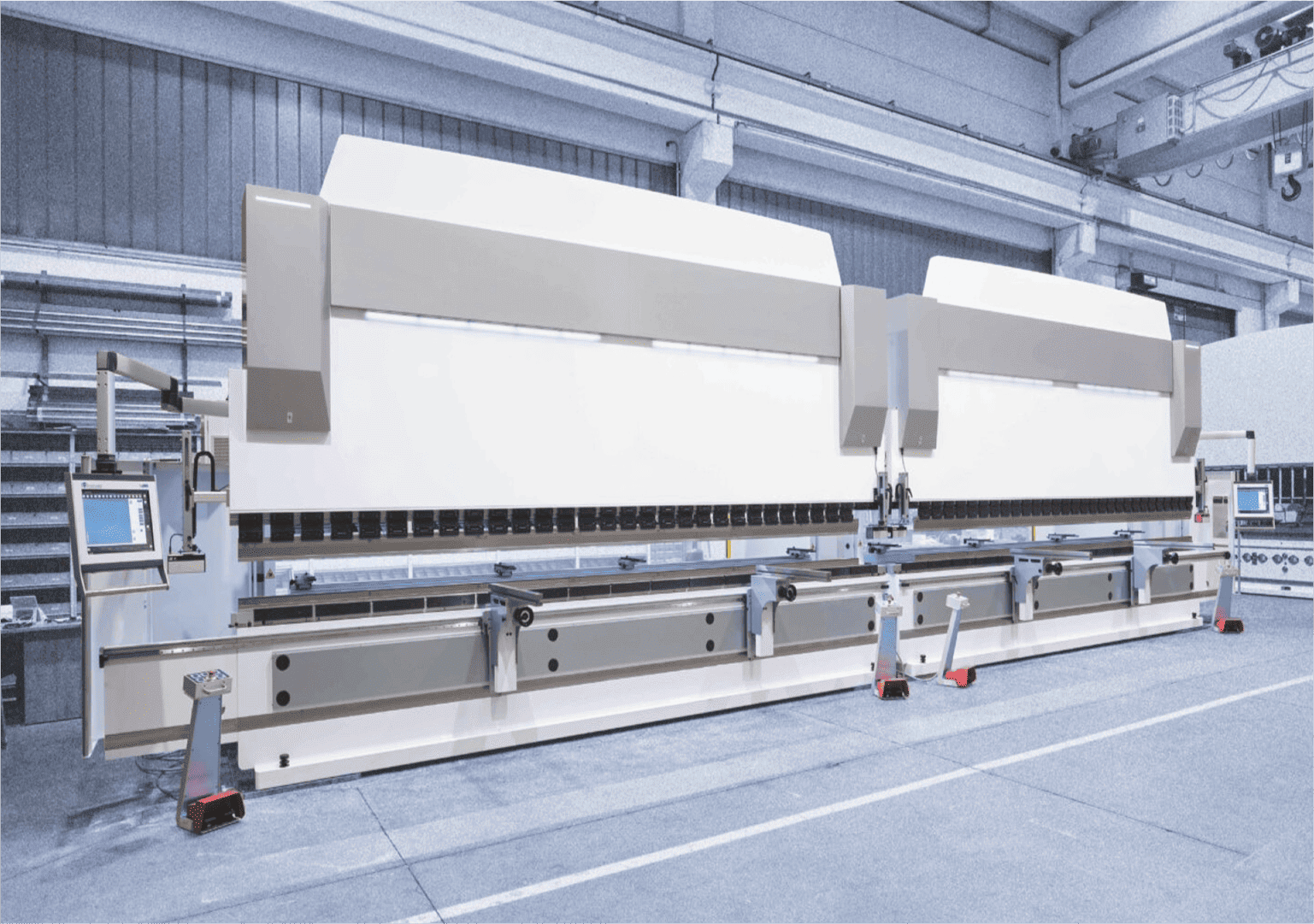 Тандем листогибочных прессов с ЧПУ Тандем листогибочных прессов с ЧПУ