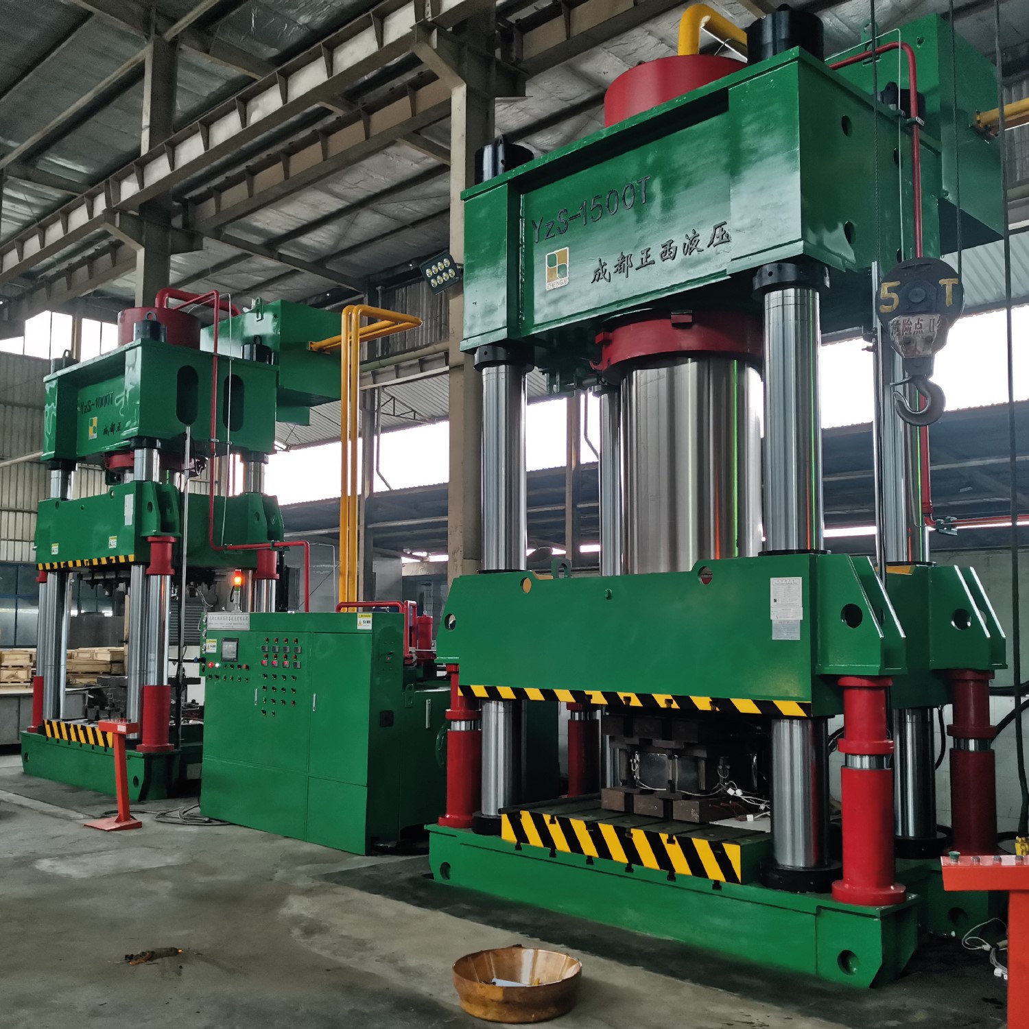 Гидравлический пресс для экструзивных материалов Гидравлический пресс для экструзионного формования